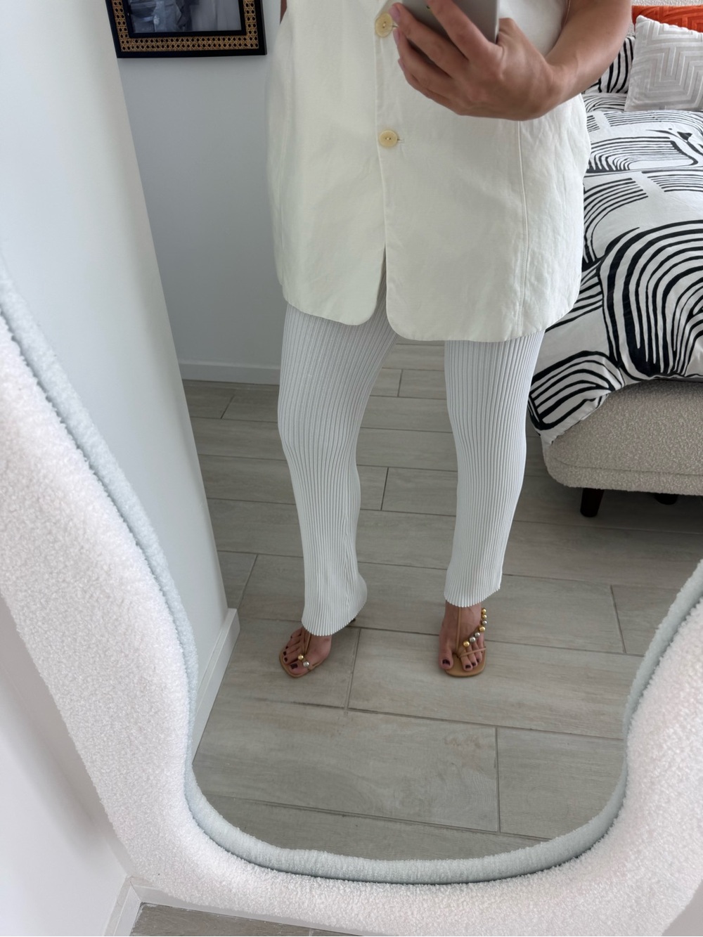 DISSH White Ribbed Wide-Leg Knit Pants